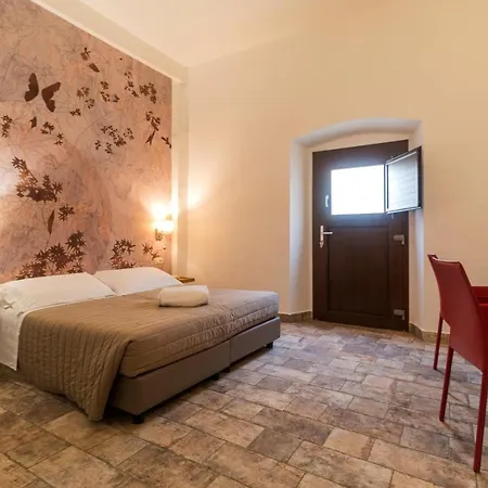 Karama Guest house *
