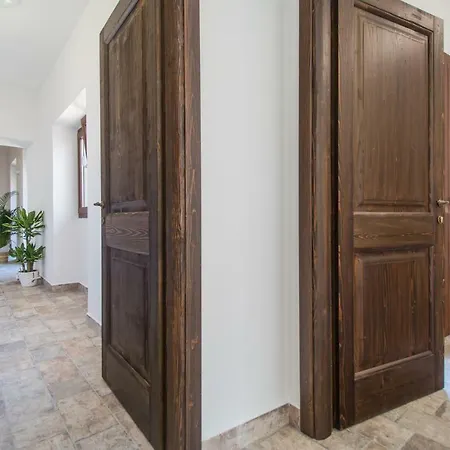 Guest house Karama