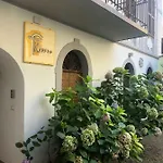 招待所 Karama